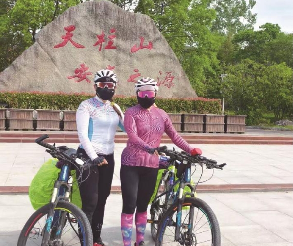 母女橫跨山海奔赴所愛(ài) 挑戰(zhàn)從如皋至拉薩共計(jì)4000多公里的騎行之路