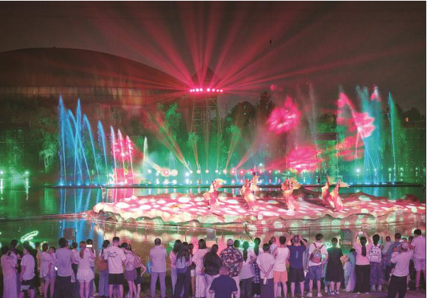 “蘇超”球迷 免費夜游