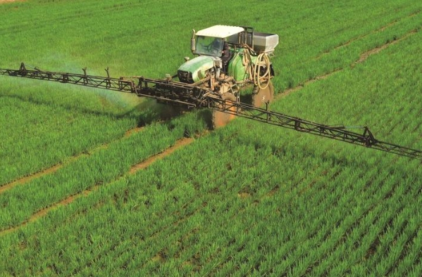 藥肥噴灑作業(yè)